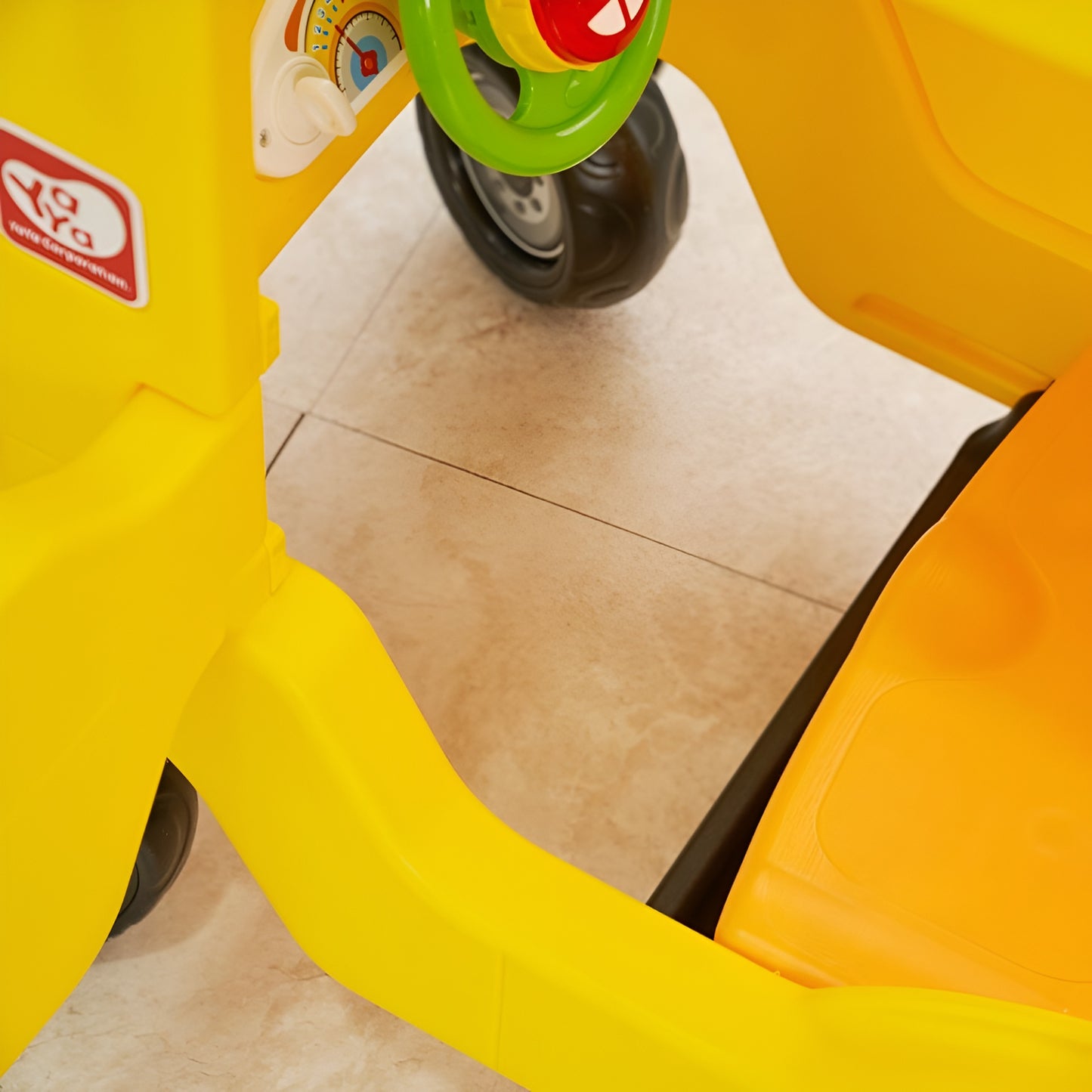 YAYA SCHOOL BUS ROOF CAR