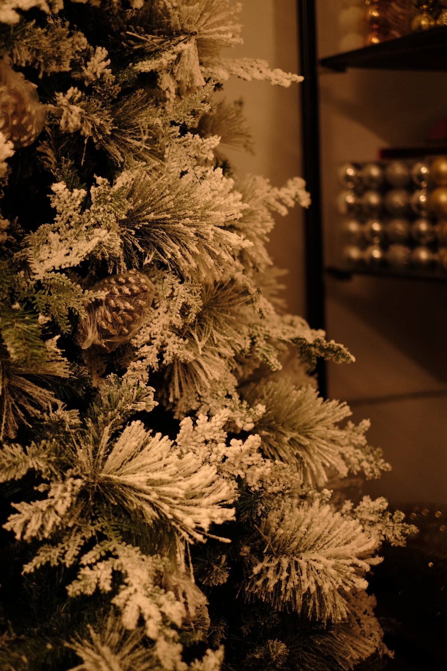 SWEN 8 feet TRUE STAR christmas tree with broad pine leaves, frosting and pine cones