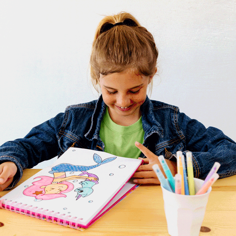 Sketch & Show Standing Sketchbook - Daring Dinos
