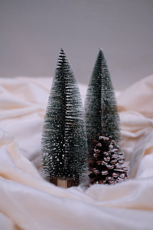 SWEN JANE tabletop christmas tree with frosting and woodden base, pack of 3