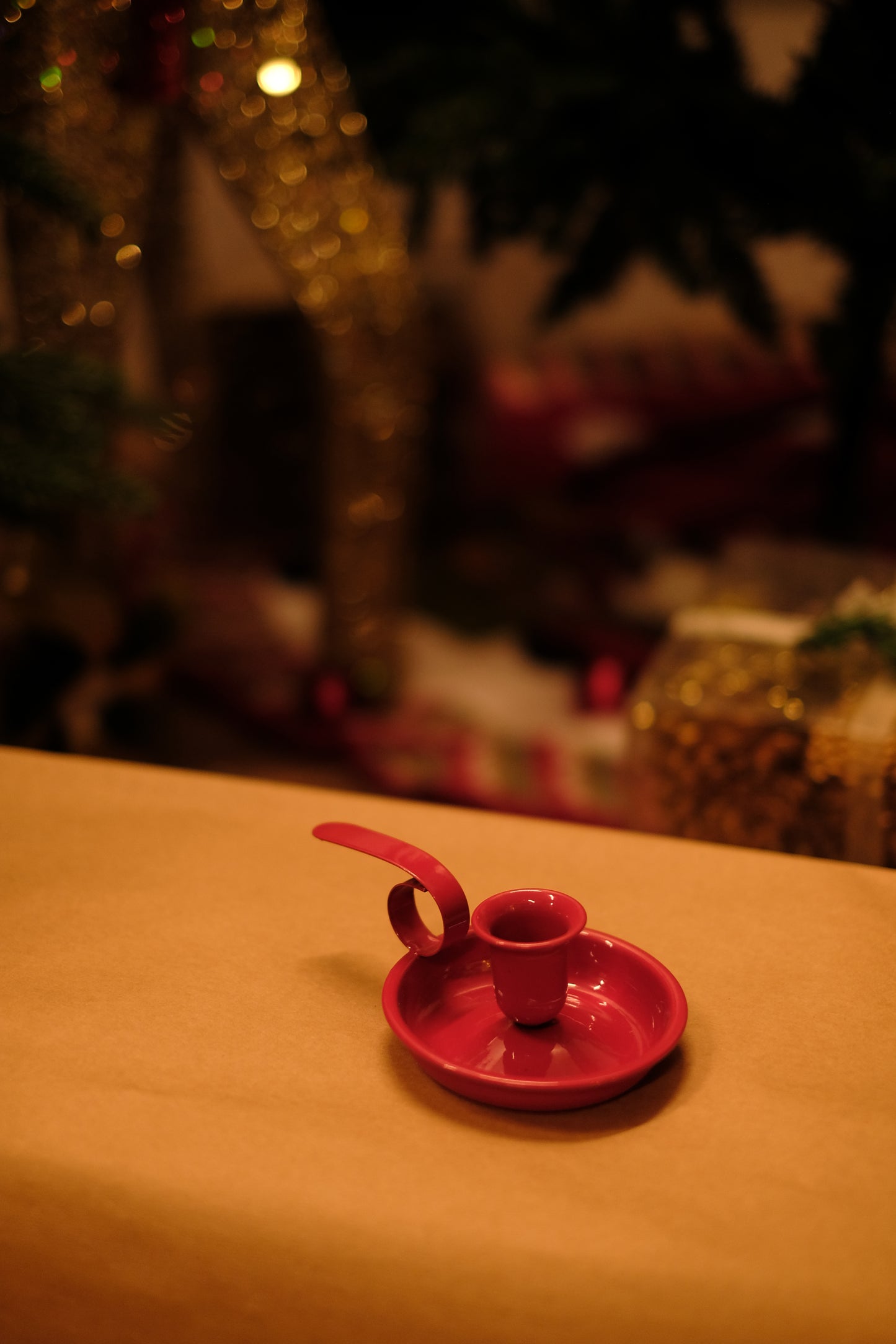 ELINE by SWEN, pack of 2 red and white saucer style metal candle holders with loop handle