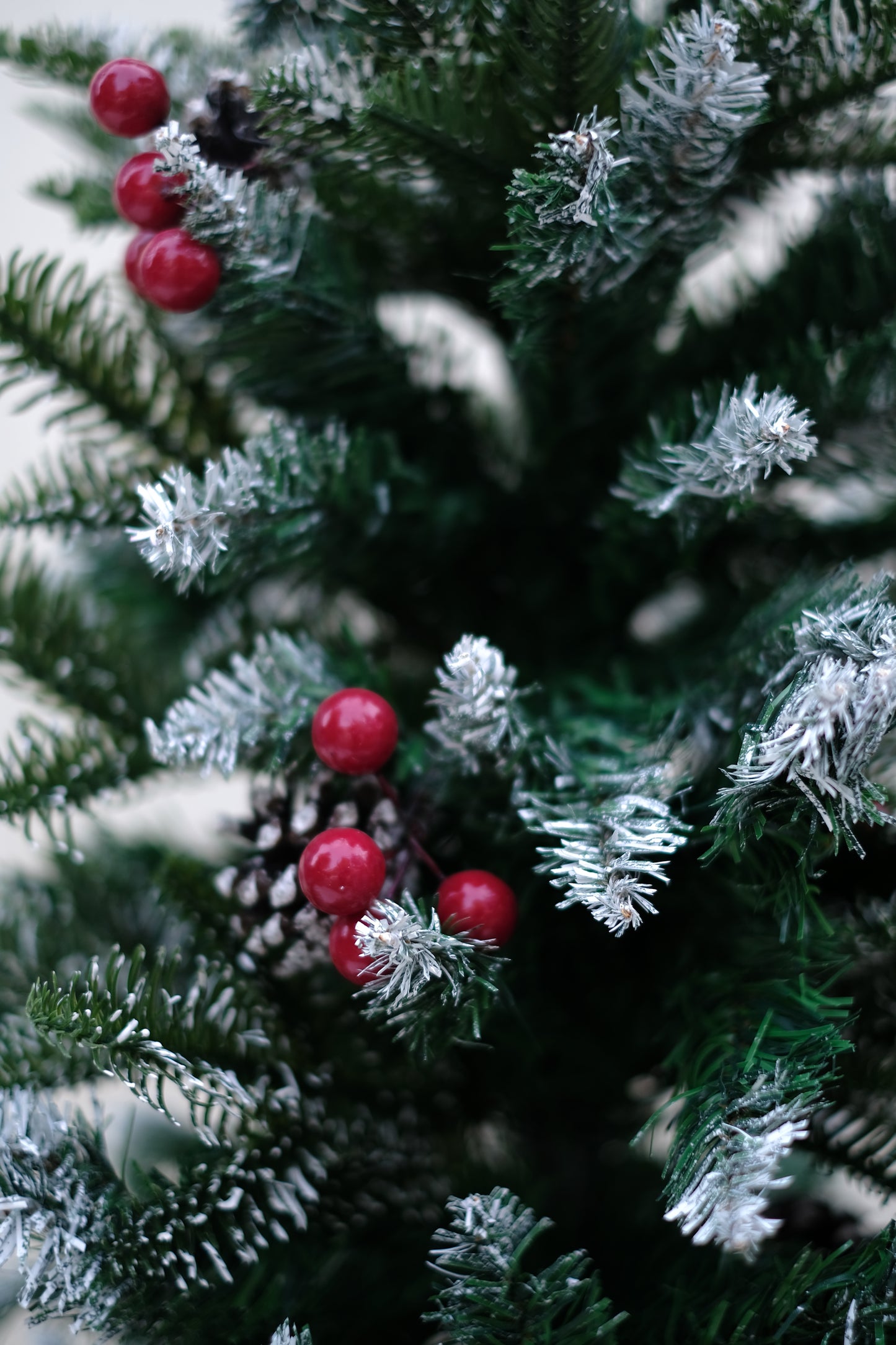 SWEN 4 feet NORTHLIGHT flocked christmas tree pinecones and cherries