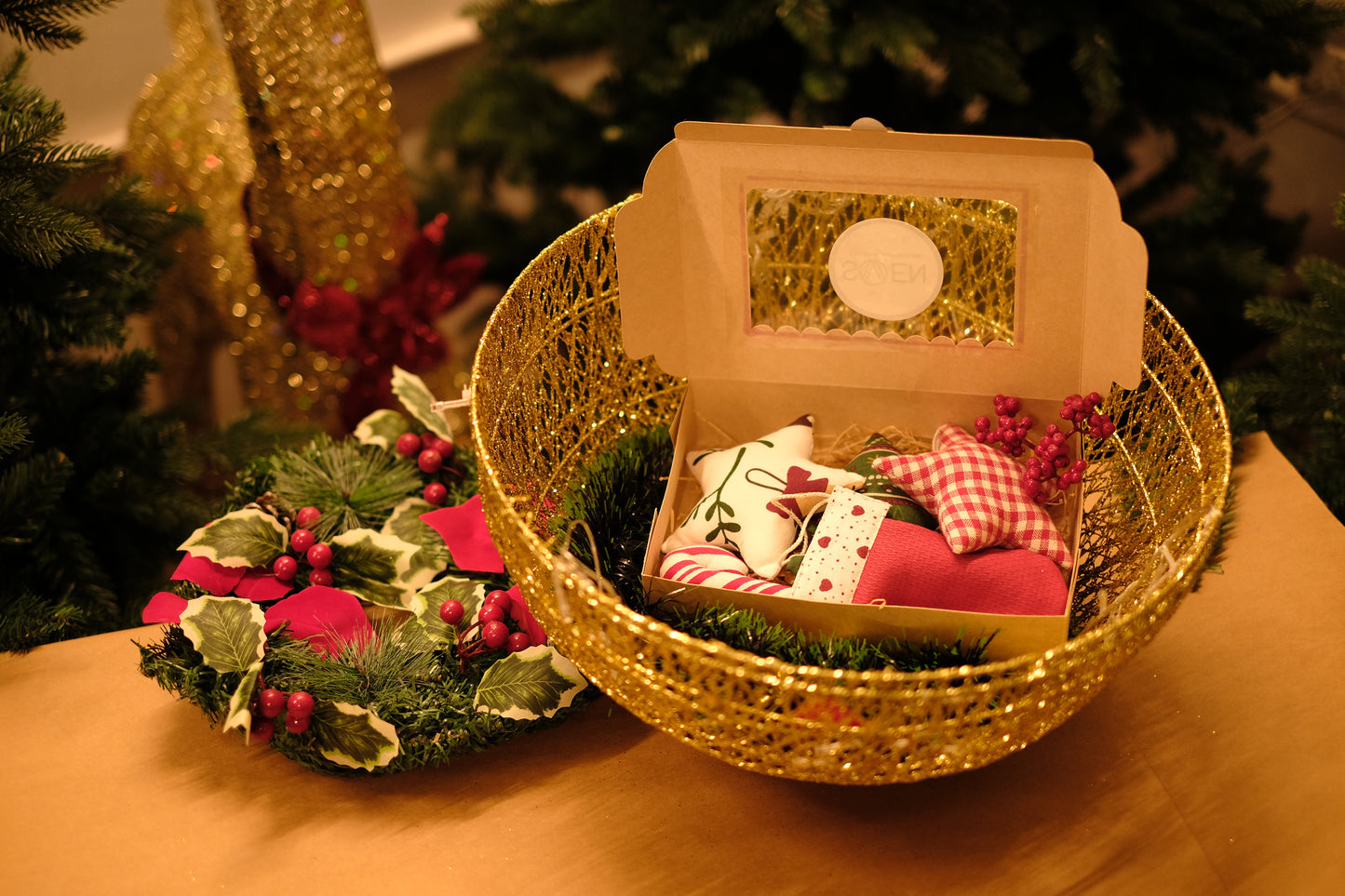 JONAS, Pack of 5 assorted 3D fabric christmas tree hangings by SWEN