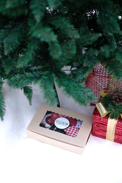 JONAS, Pack of 5 assorted 3D fabric christmas tree hangings by SWEN