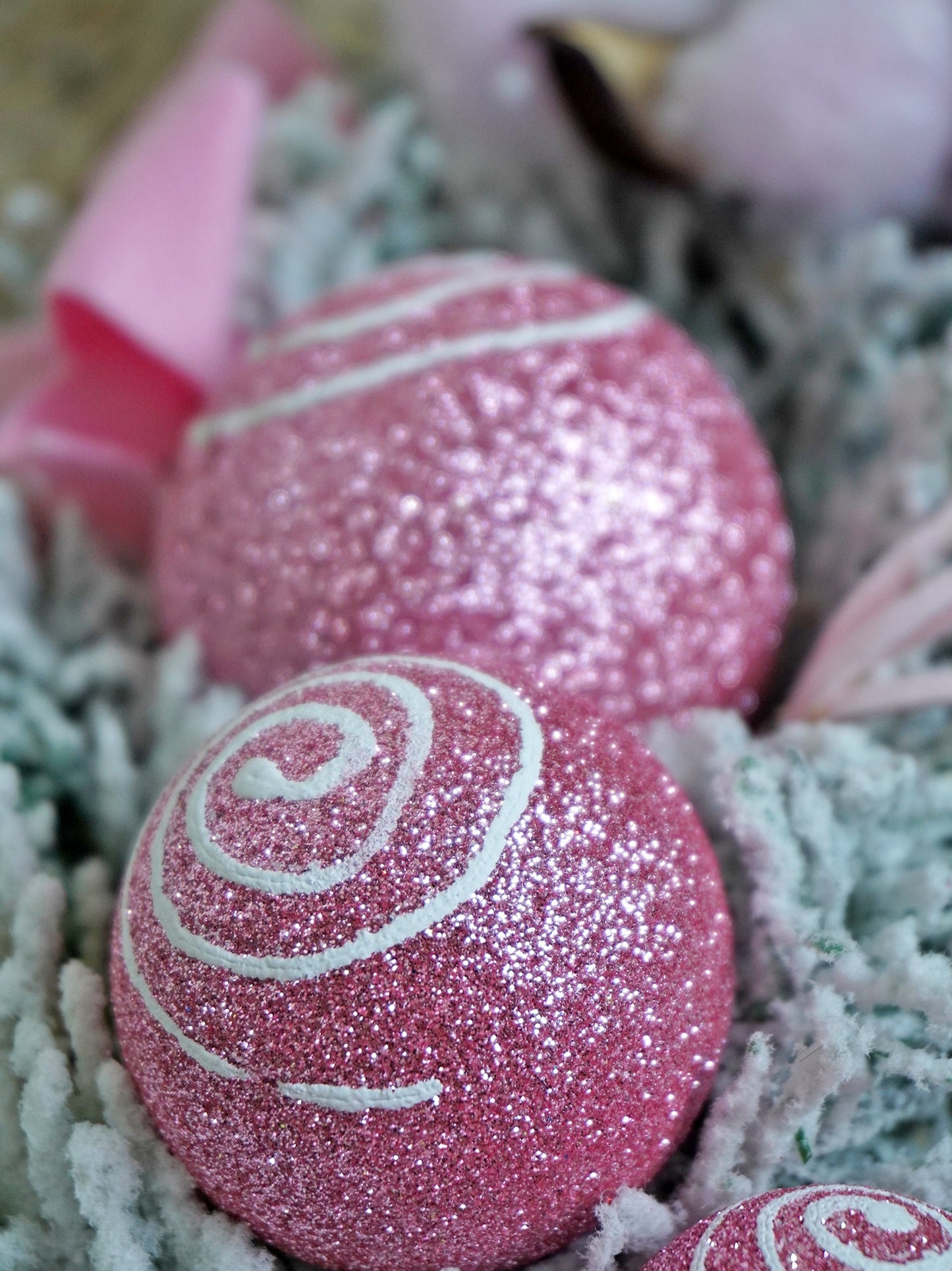 Pastel pink & White Swirl artificial Bushy Christmas Wreath for wall, Door and Tree Christmas Décor,18 inches