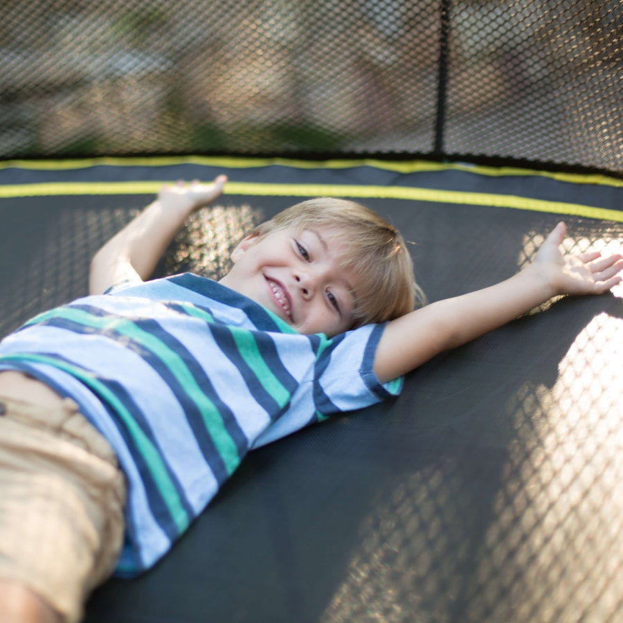 Springfree Compact Round Trampoline With Enclosure and with Flex R Hoop Basket Ball