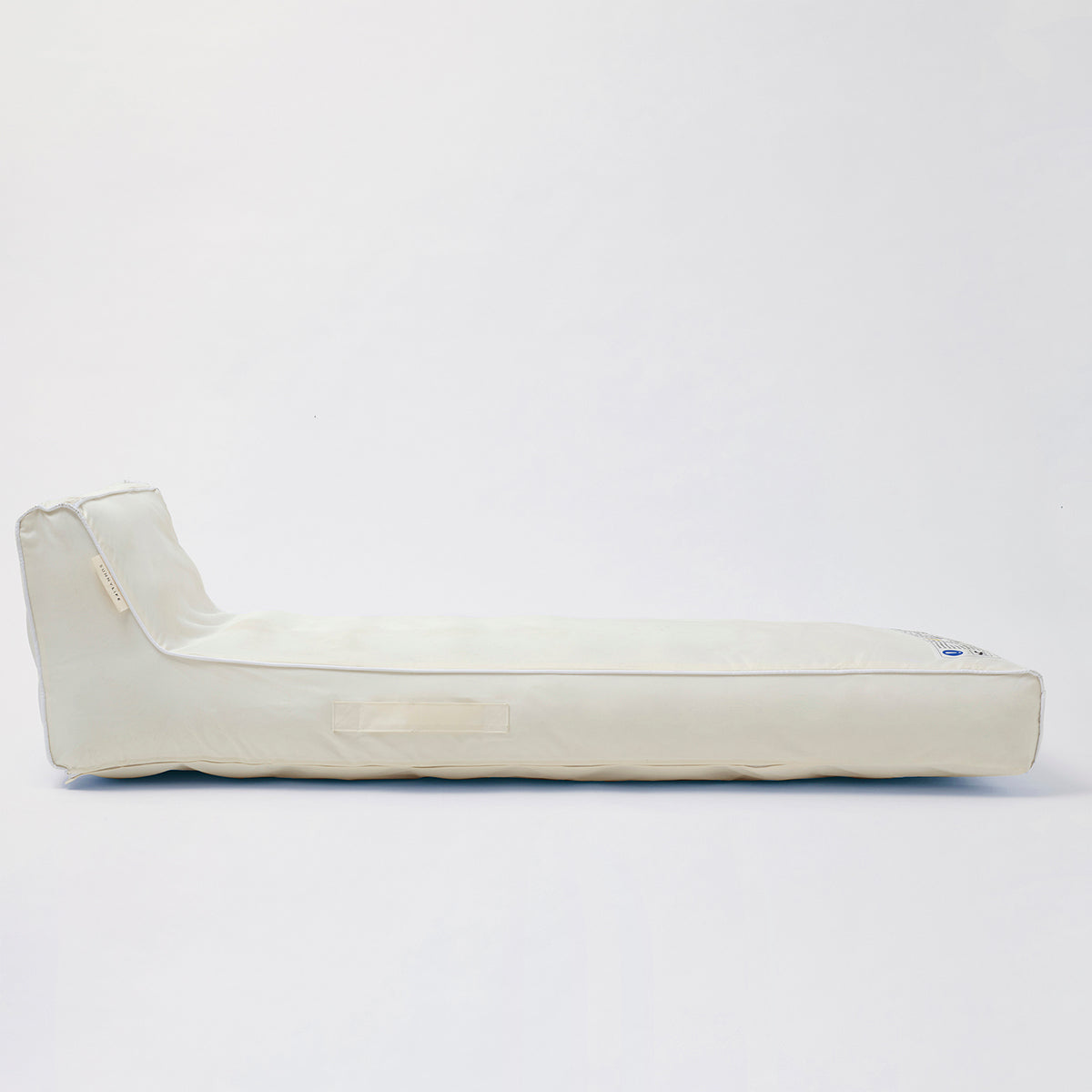 SUNNYLiFE Pearl color inflatable Luxe Lie-On Lounger Casa Blanca