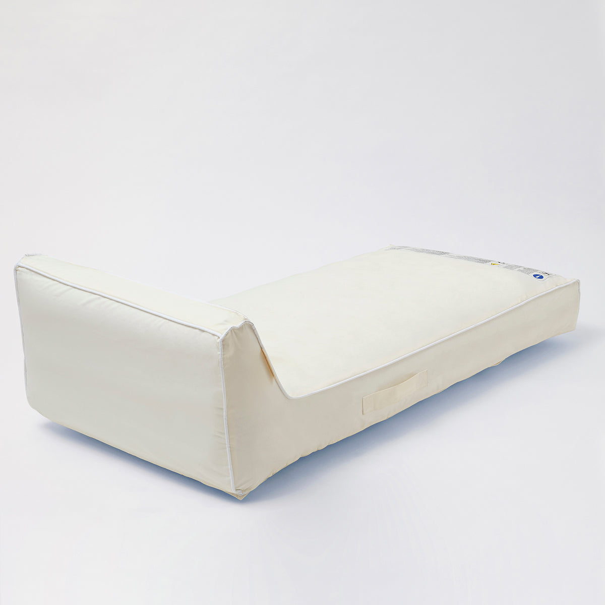 SUNNYLiFE Pearl color inflatable Luxe Lie-On Lounger Casa Blanca