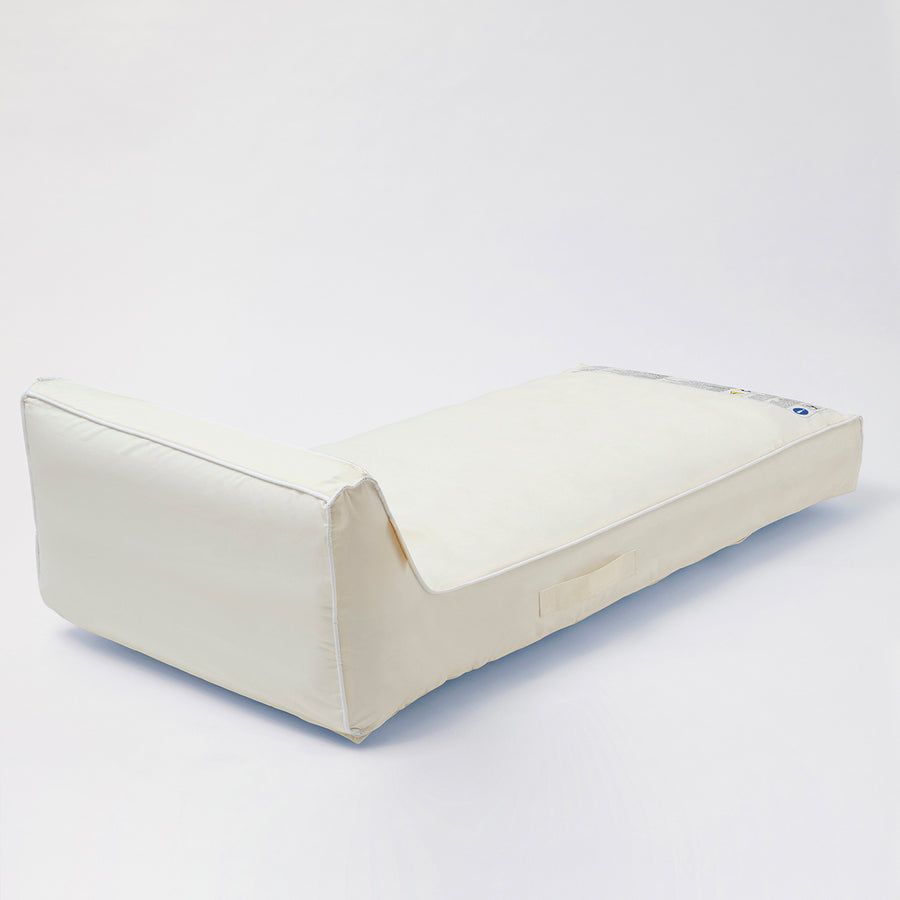 SUNNYLiFE Pearl color inflatable Luxe Lie-On Lounger Casa Blanca