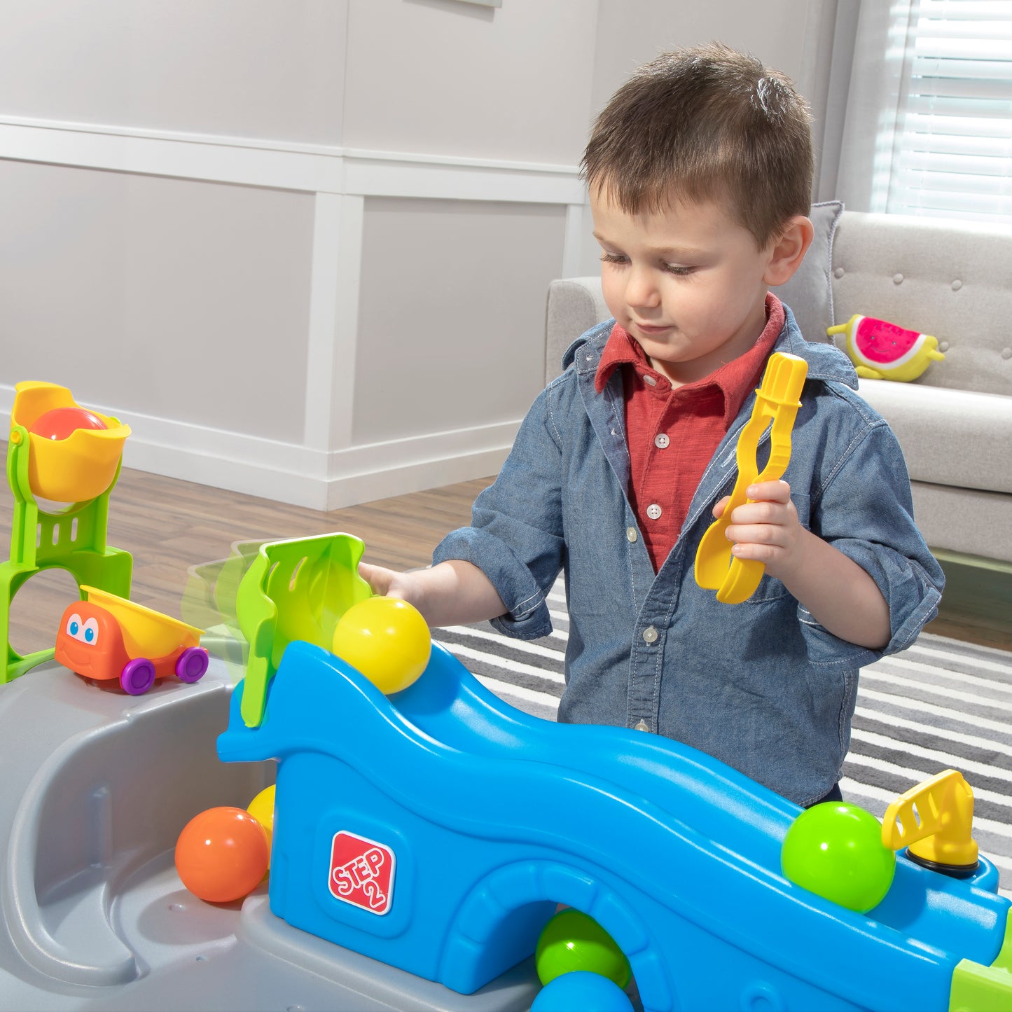 Step2 Ball Buddies Truckin' & Rollin' Play Table