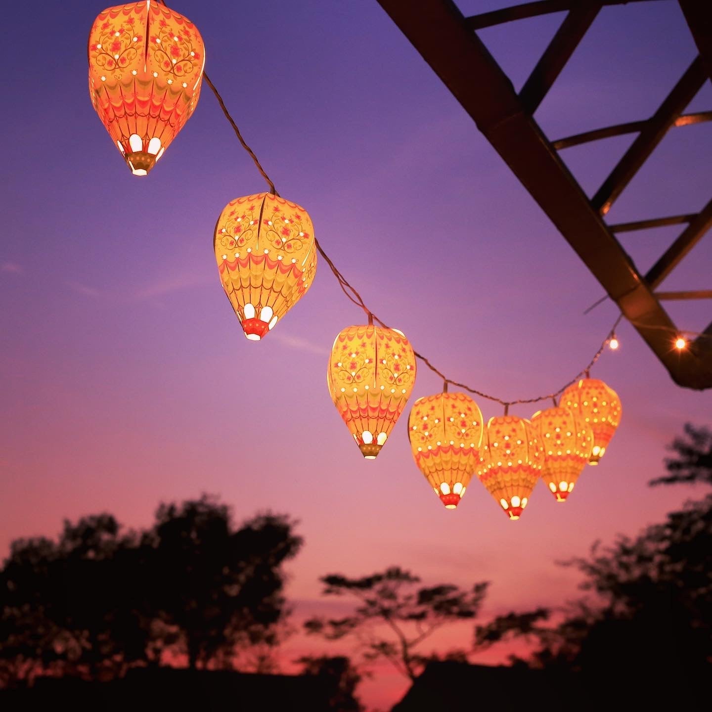 Set of 10 Mini Hot Air Balloon Lamp Shades with Fairy Lights | Electric with 2 Pin Plug