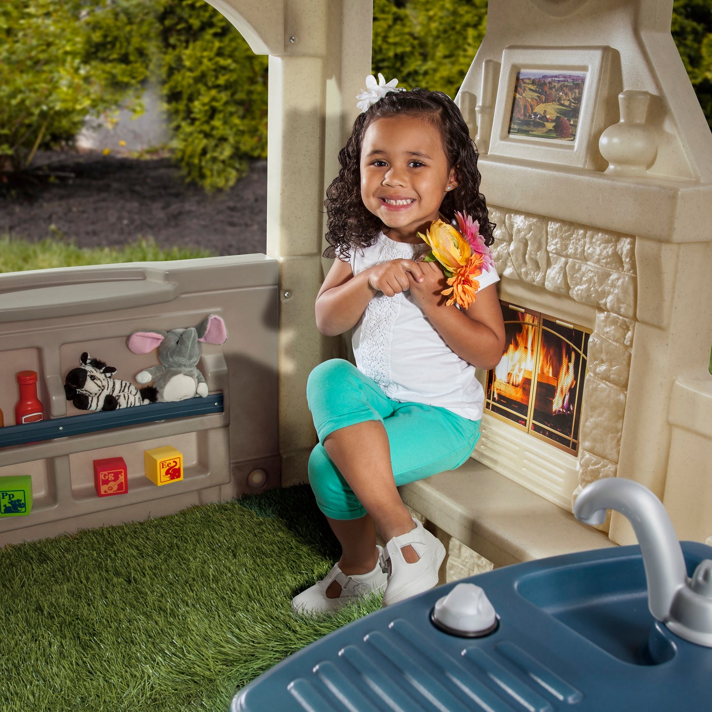 Step2 Charming Cottage Playhouse