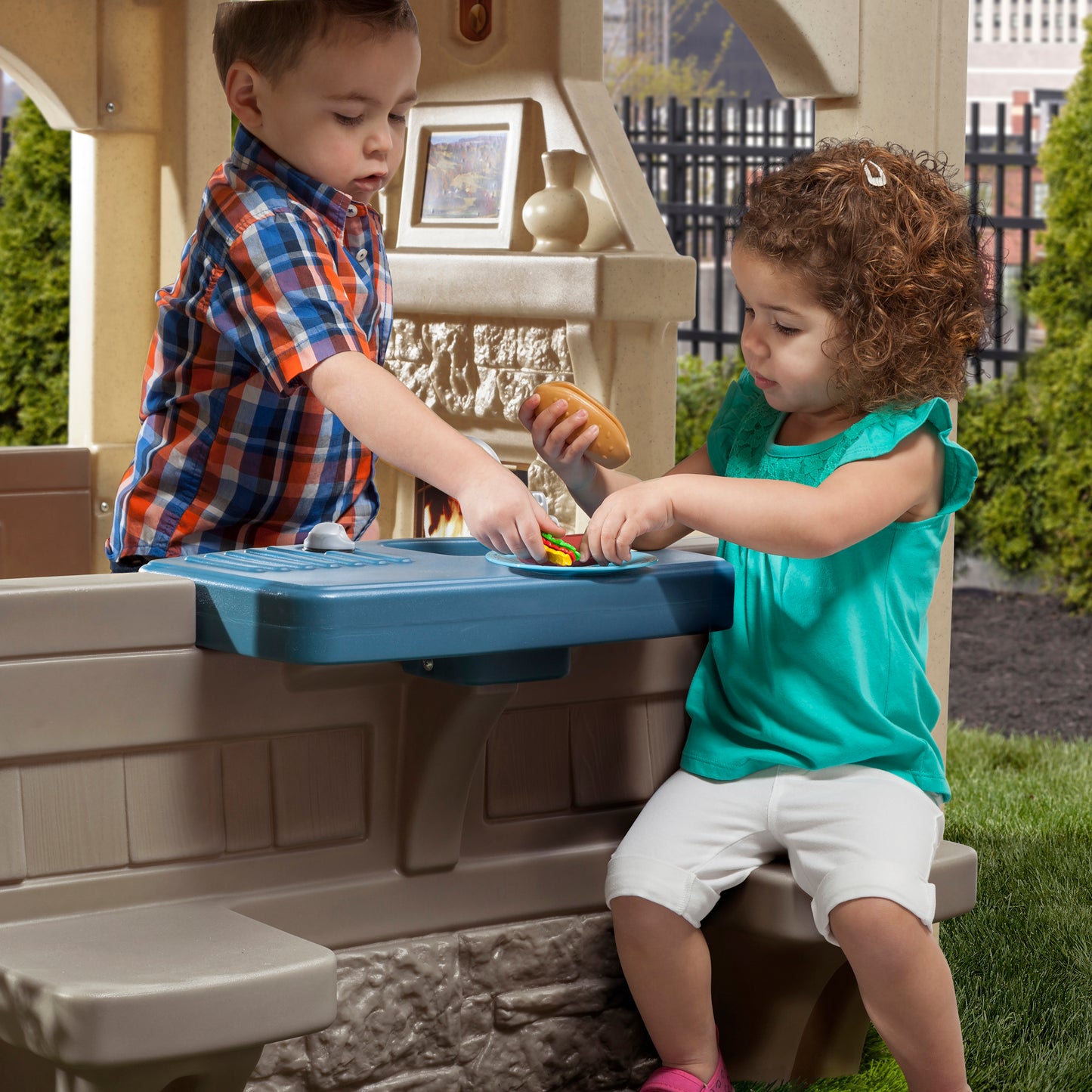 Step2 Charming Cottage Playhouse
