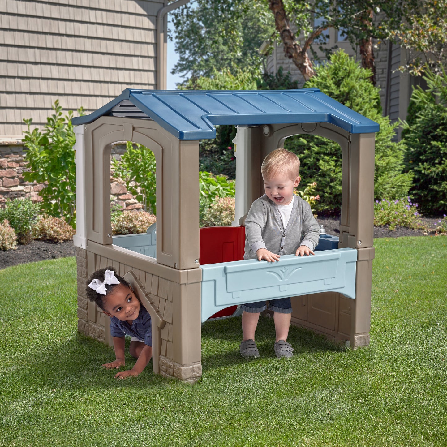 Step2 Seaside Villa Playhouse